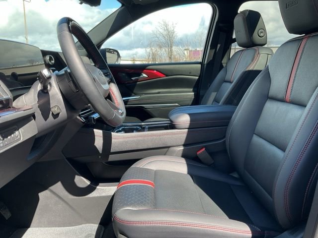 Certified 2025 Chevrolet Traverse RS AWD/4WD image 2