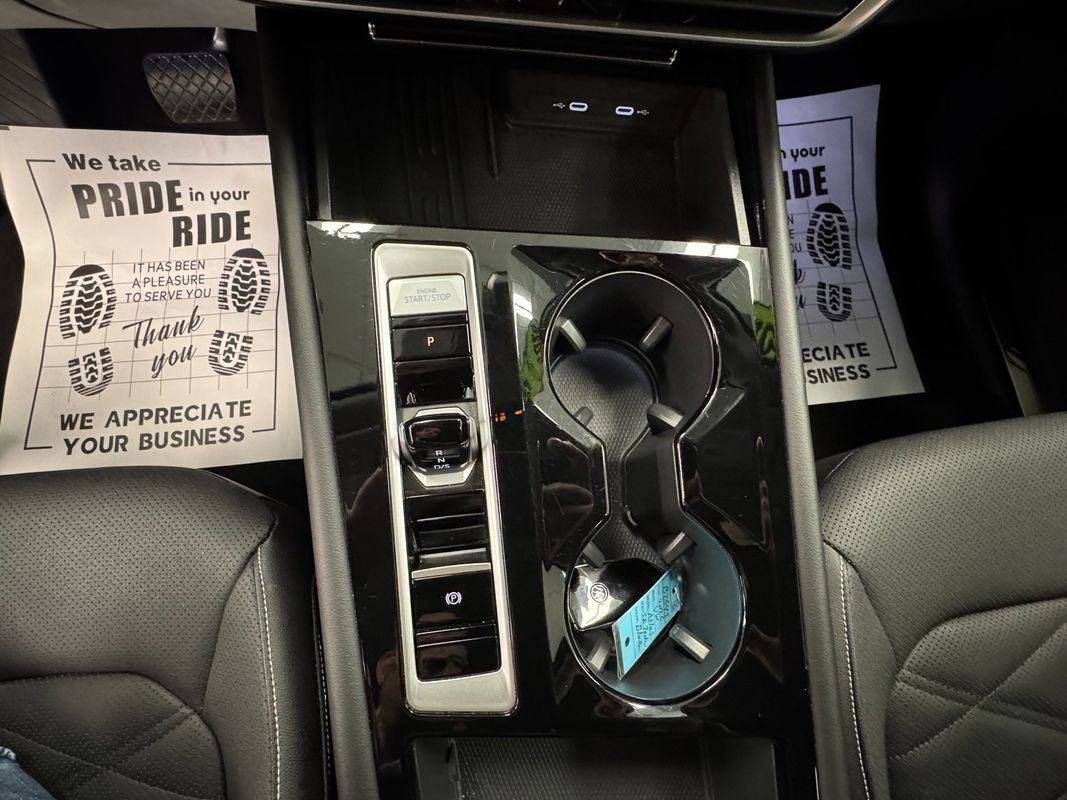 Used 2026 Volkswagen Atlas SE AWD/4WD image 8
