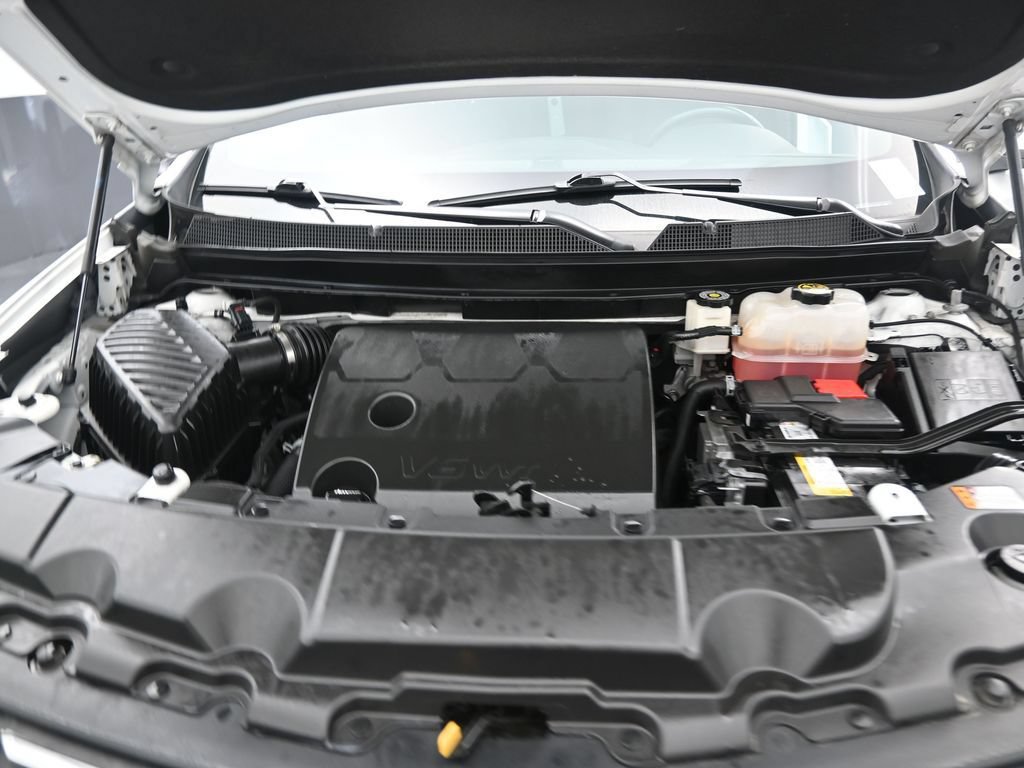 Used 2023 Chevrolet Traverse LT FWD image 16