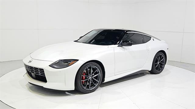 Certified 2024 Nissan Z Performance w/ Floor Mat Package RWD image 3
