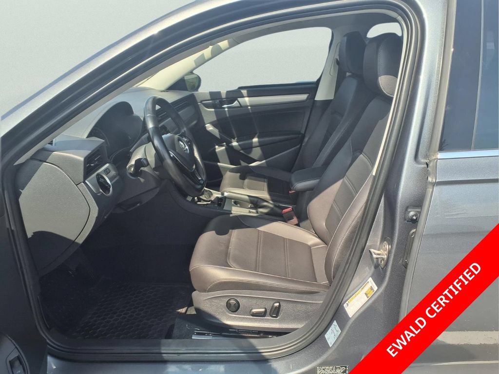 Used 2020 Volkswagen Passat 2.0T SE FWD image 9
