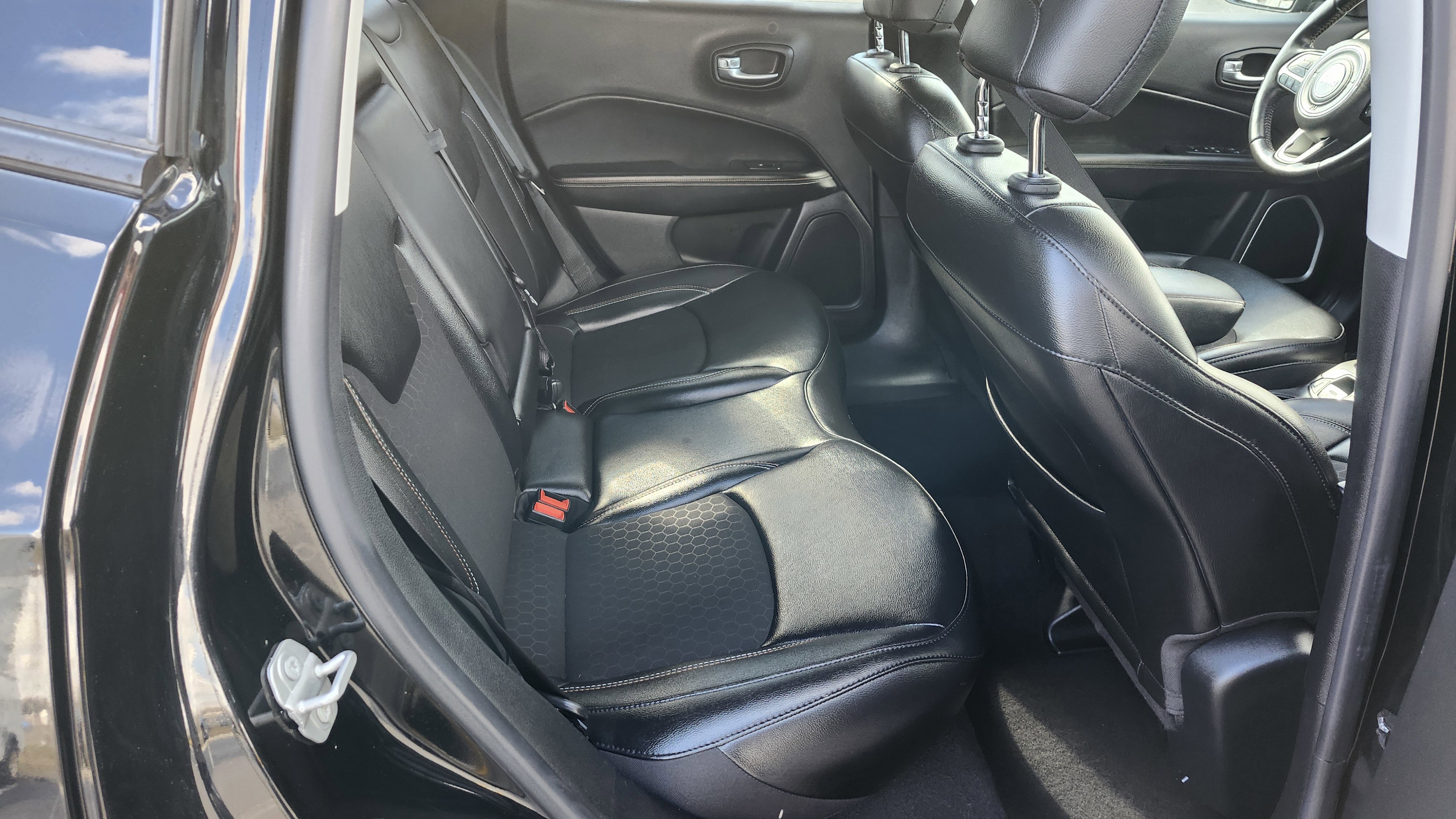 Used 2021 Jeep Compass Latitude w/ Convenience Group image 17