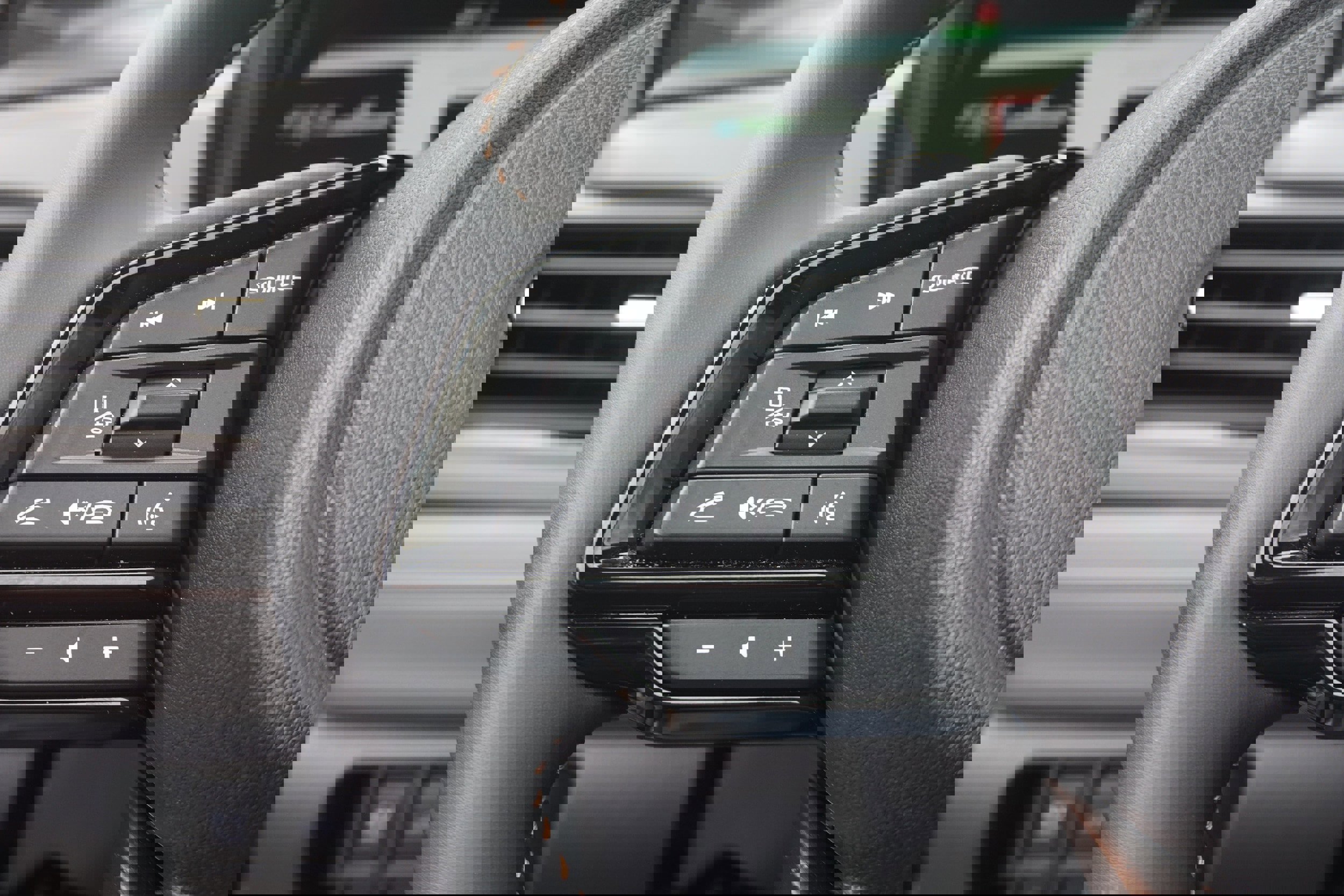 Used 2025 Subaru Forester Sport image 18