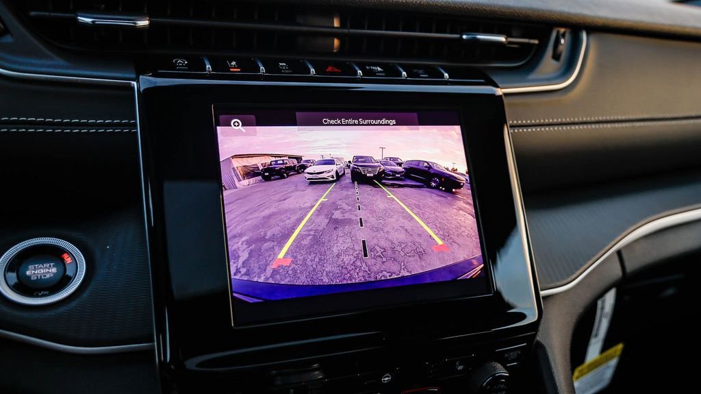 New 2025 Jeep Grand Cherokee Altitude image 25