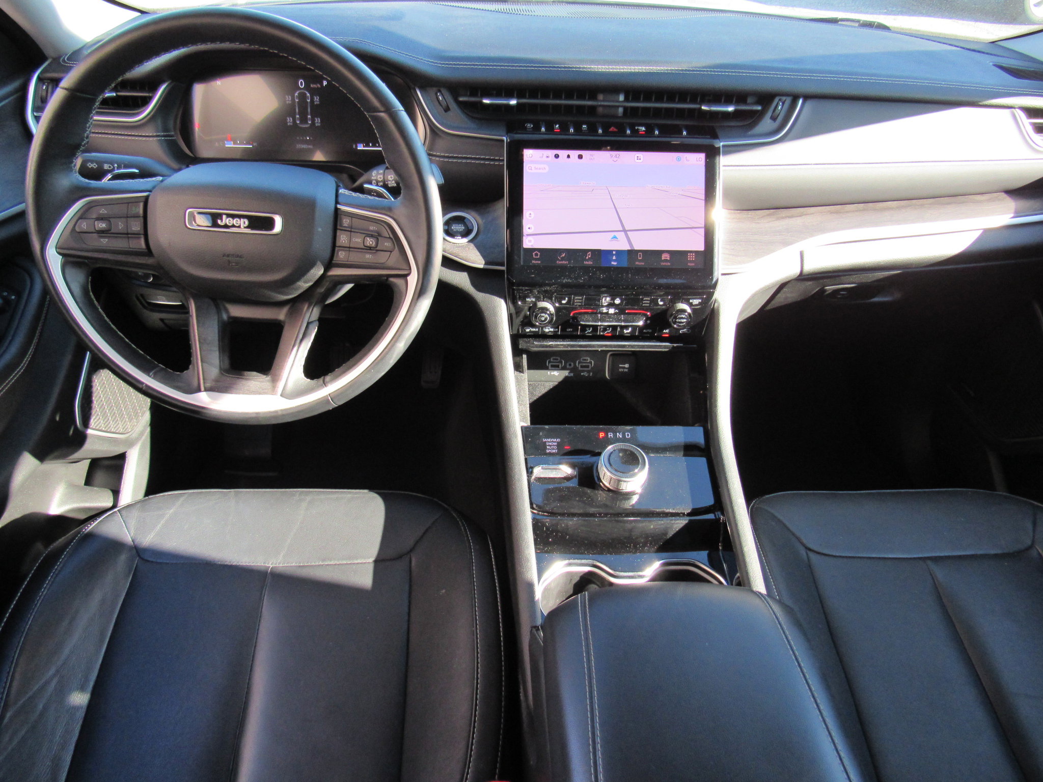 Used 2022 Jeep Grand Cherokee Limited image 11