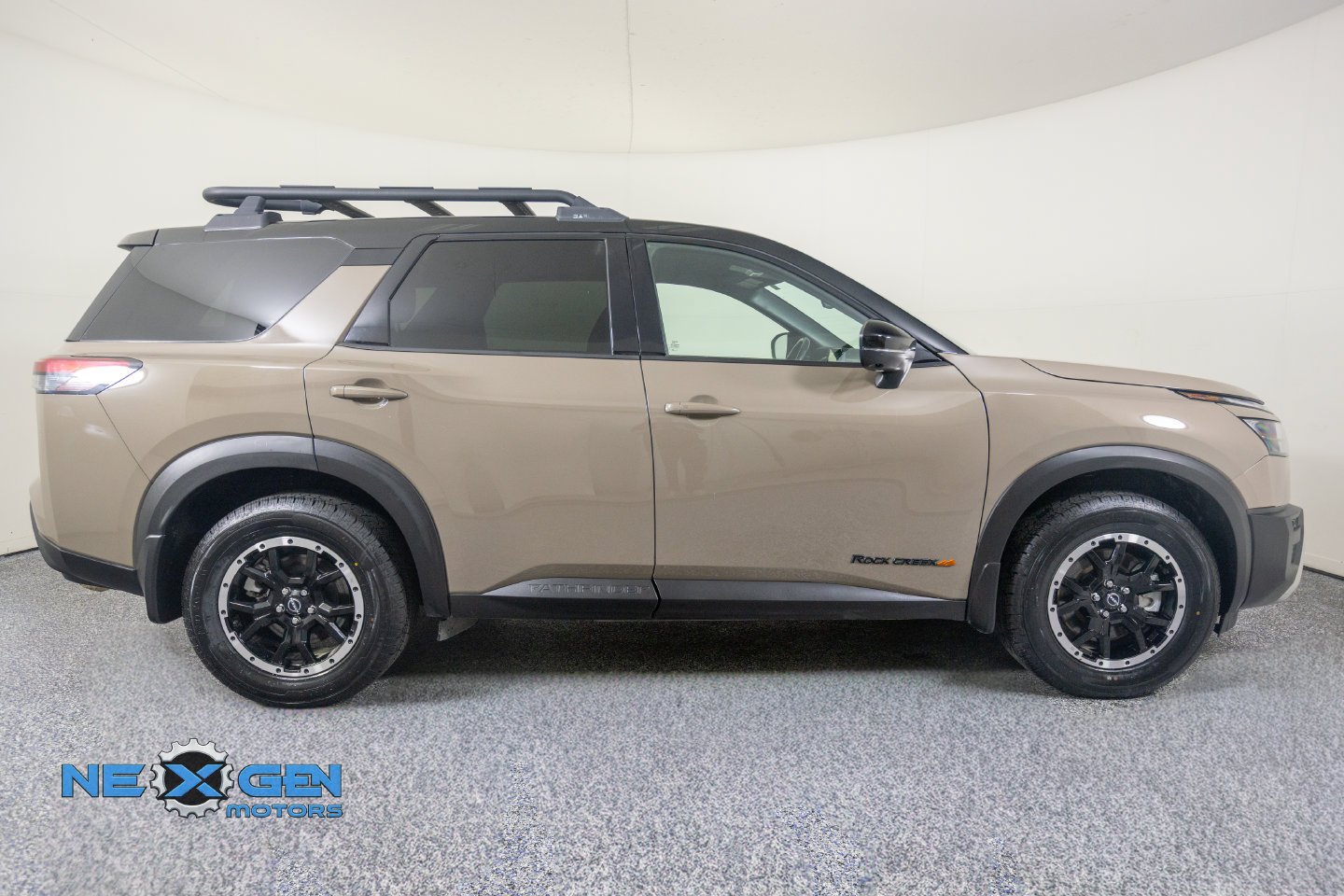 Used 2023 Nissan Pathfinder Rock Creek AWD/4WD image 38
