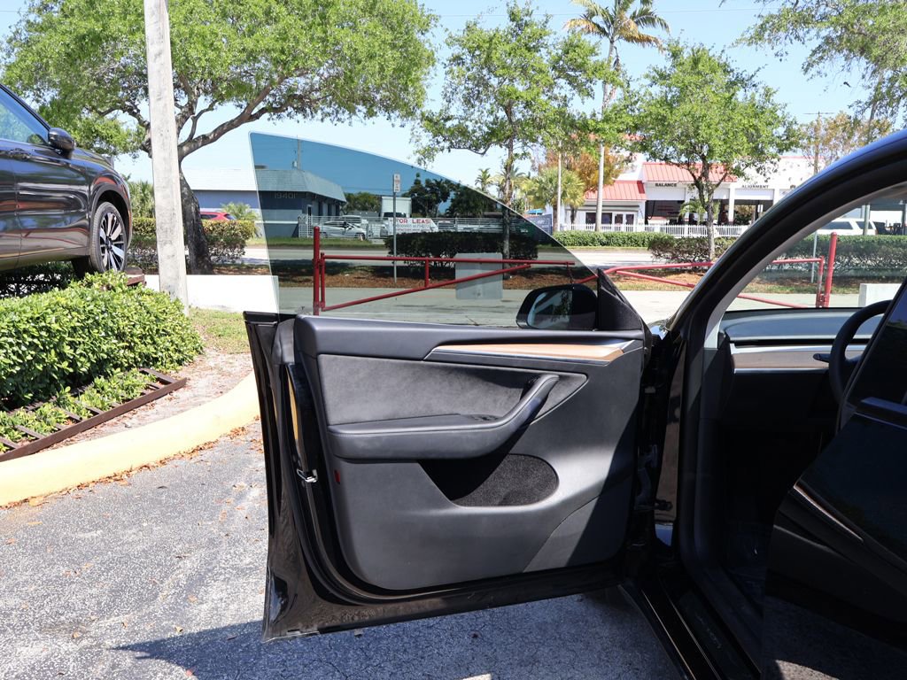 Used 2022 Tesla Model Y Performance image 23