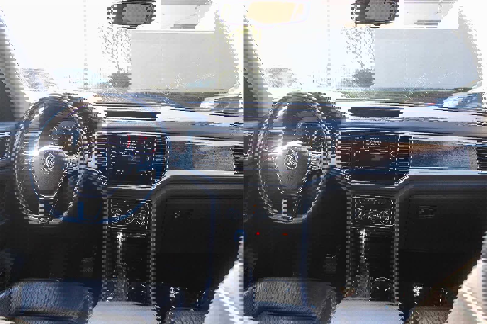 Used 2018 Volkswagen Atlas SEL Premium image 16