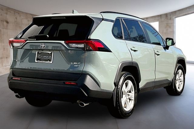 Used 2019 Toyota RAV4 XLE w/ Convenience Package image 5