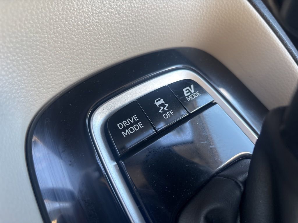 Used 2024 Toyota Corolla LE image 27
