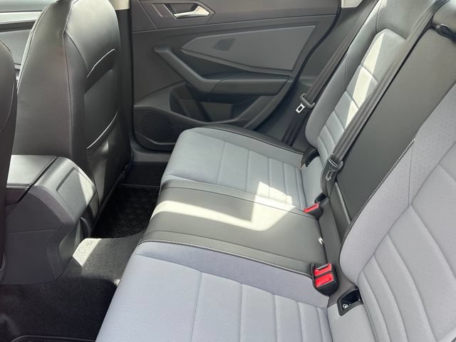 New 2026 Volkswagen Jetta SE FWD image 22