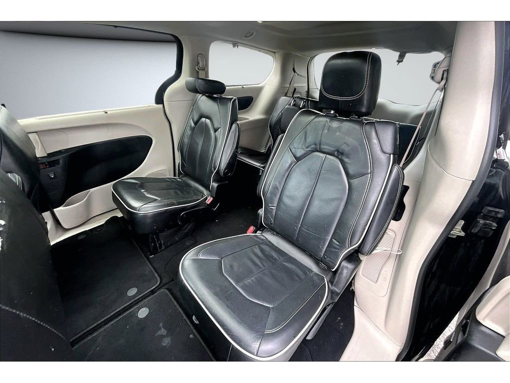 Used 2022 Chrysler Pacifica Limited image 23