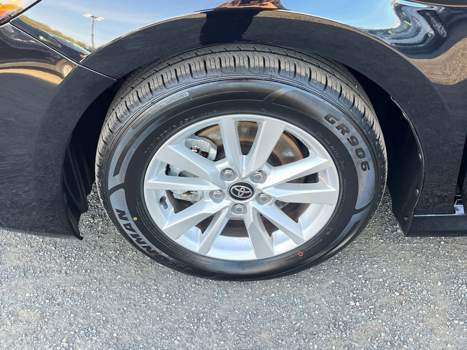 Used 2025 Toyota Camry LE image 29