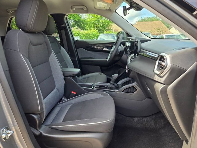 Used 2025 Chevrolet TrailBlazer LT AWD/4WD image 29