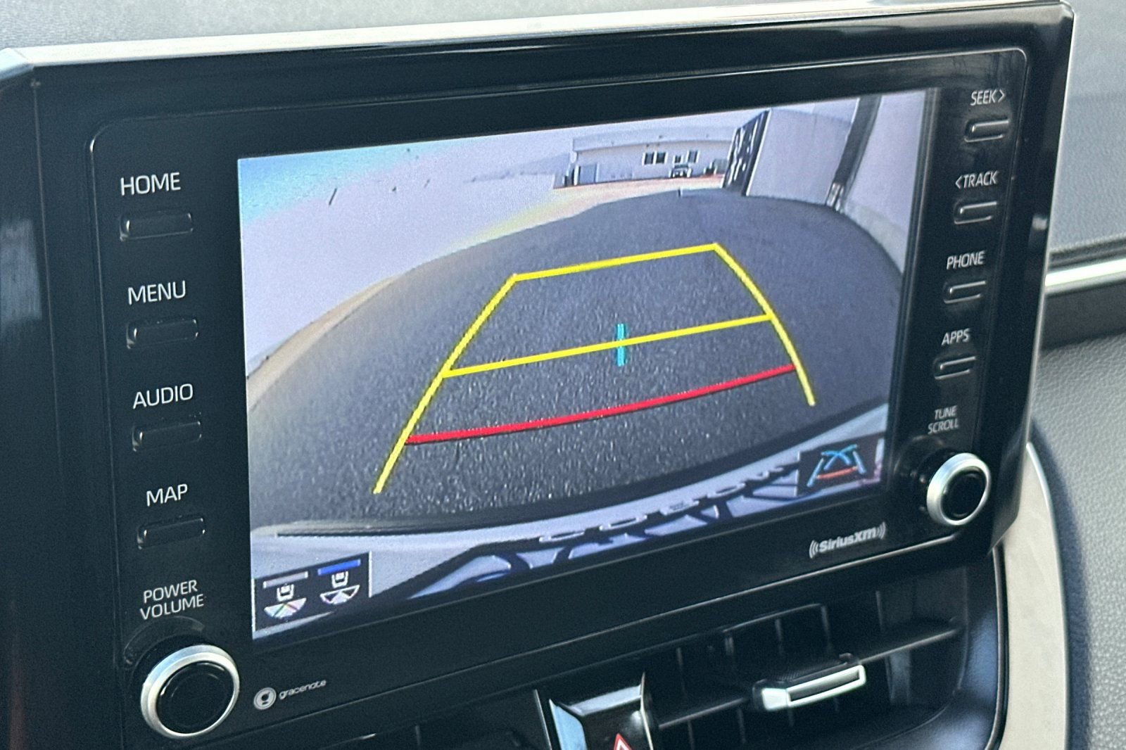 Used 2022 Toyota Corolla Cross XLE image 19