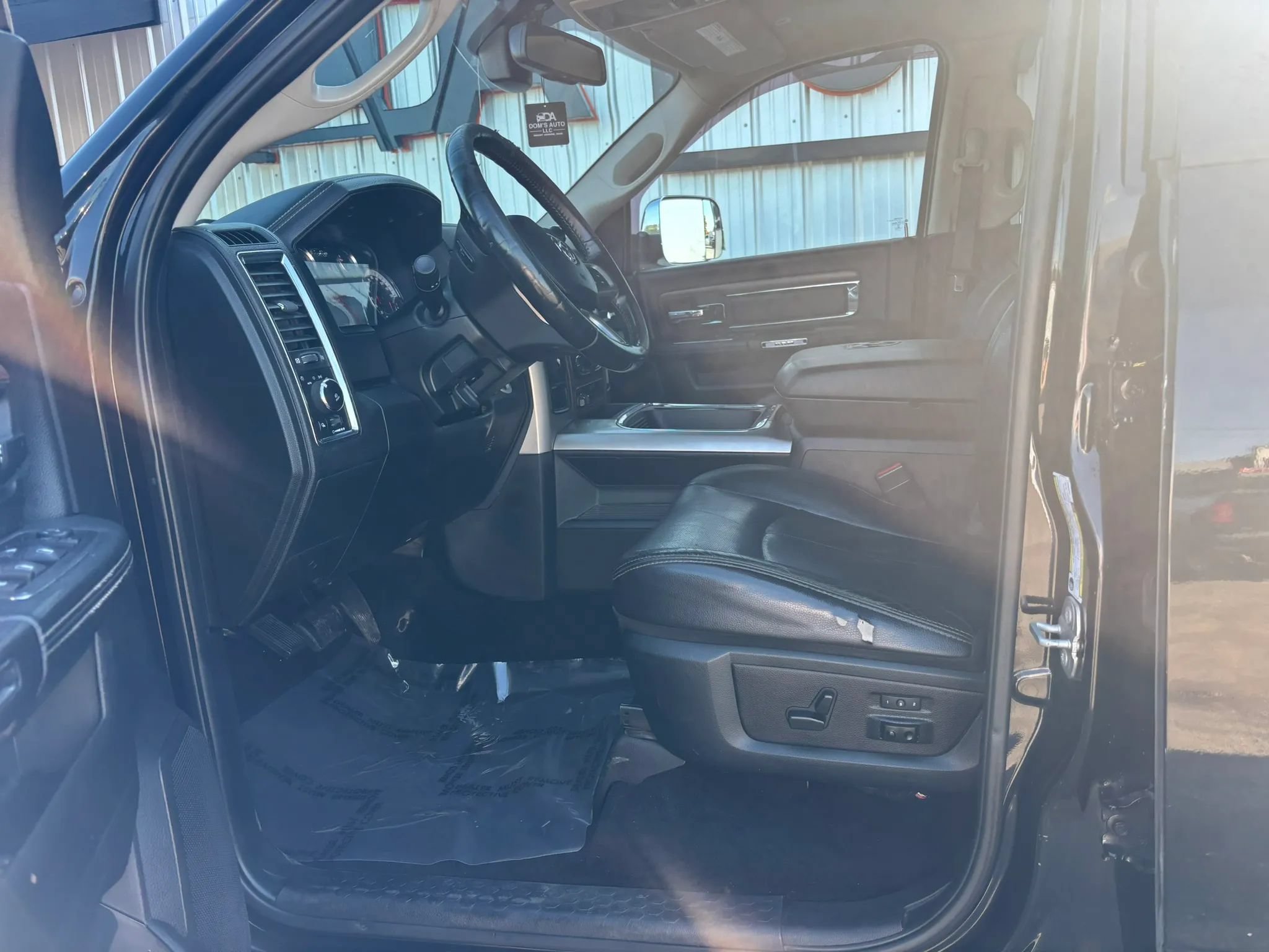 Used 2018 RAM 2500 Laramie w/ Snow Chief Group AWD/4WD image 17