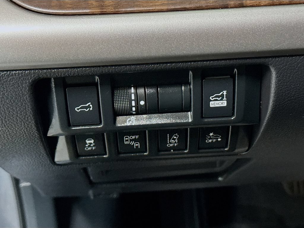 Used 2019 Subaru Outback 2.5i Limited AWD/4WD image 6
