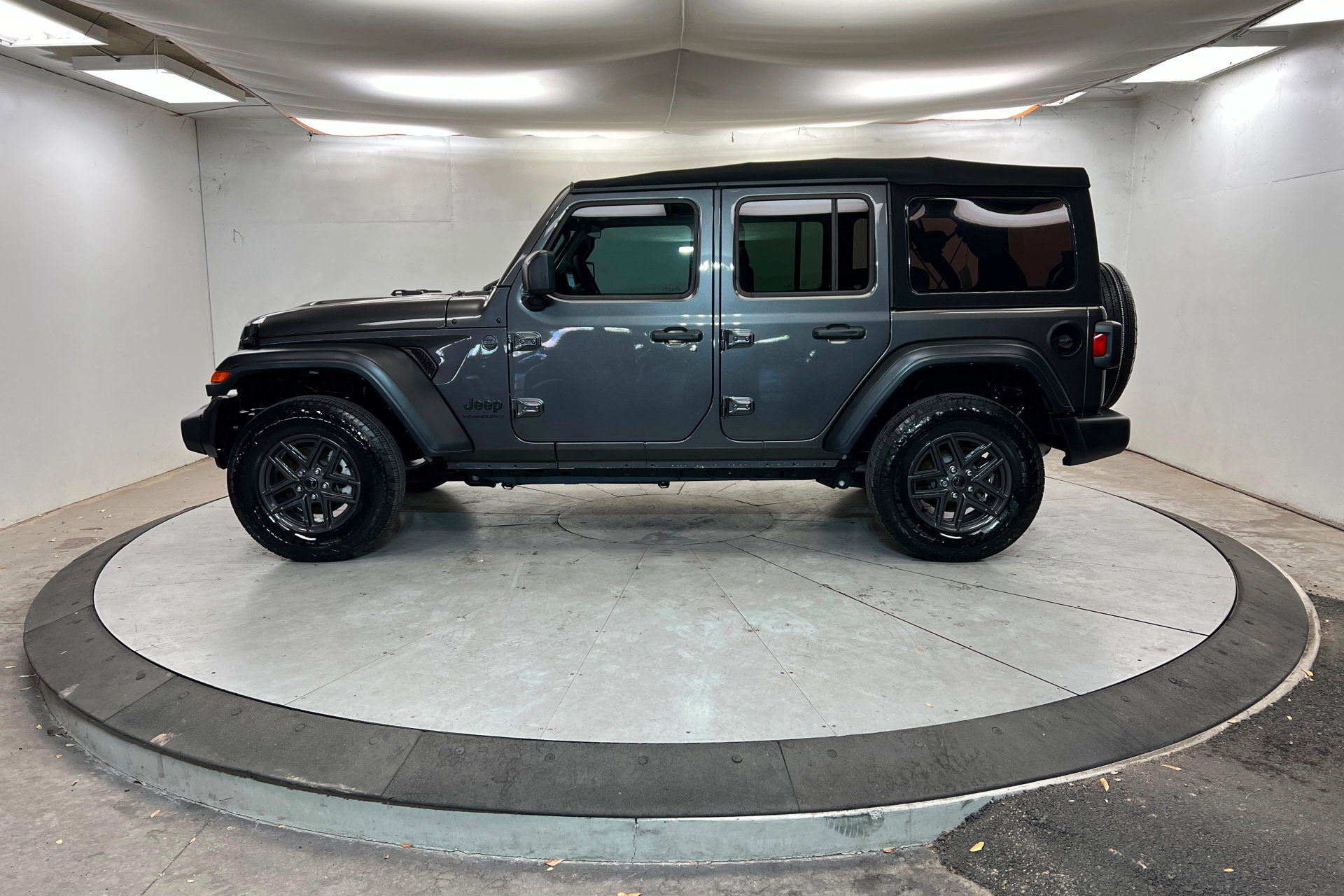 Certified 2024 Jeep Wrangler Sport S image 2
