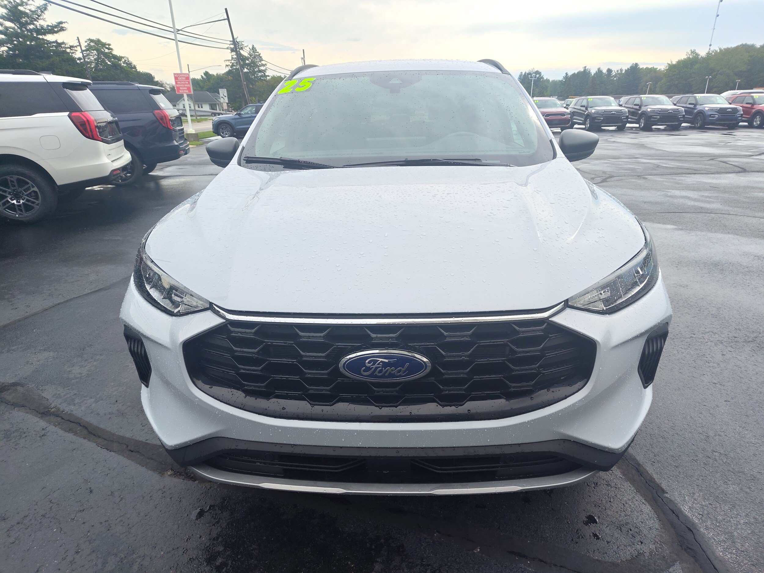 Used 2025 Ford Escape ST-Line w/ Tech Pack #1 AWD/4WD image 5