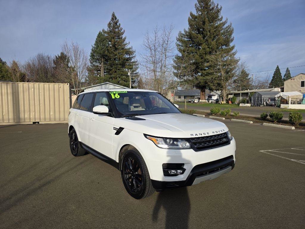 Used 2016 Land Rover Range Rover Sport SE image 3