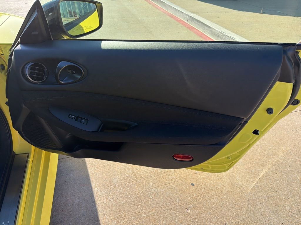 Used 2024 Nissan Z Sport w/ Floor Mat Package image 15