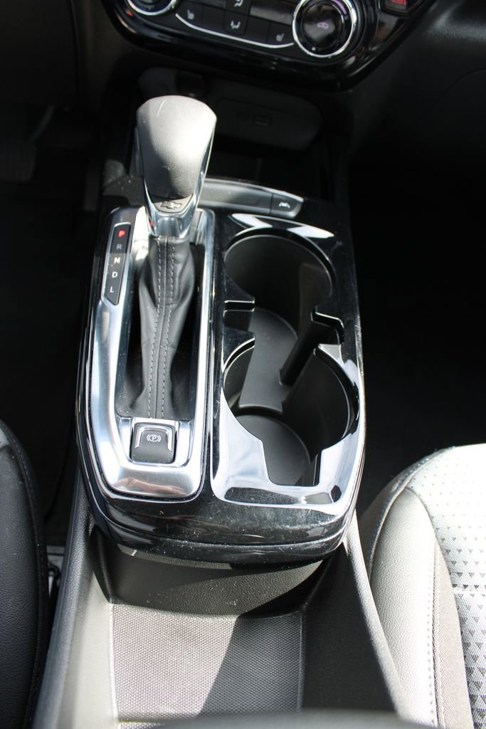 Used 2025 Chevrolet Trax LT w/ LT Convenience Package image 38