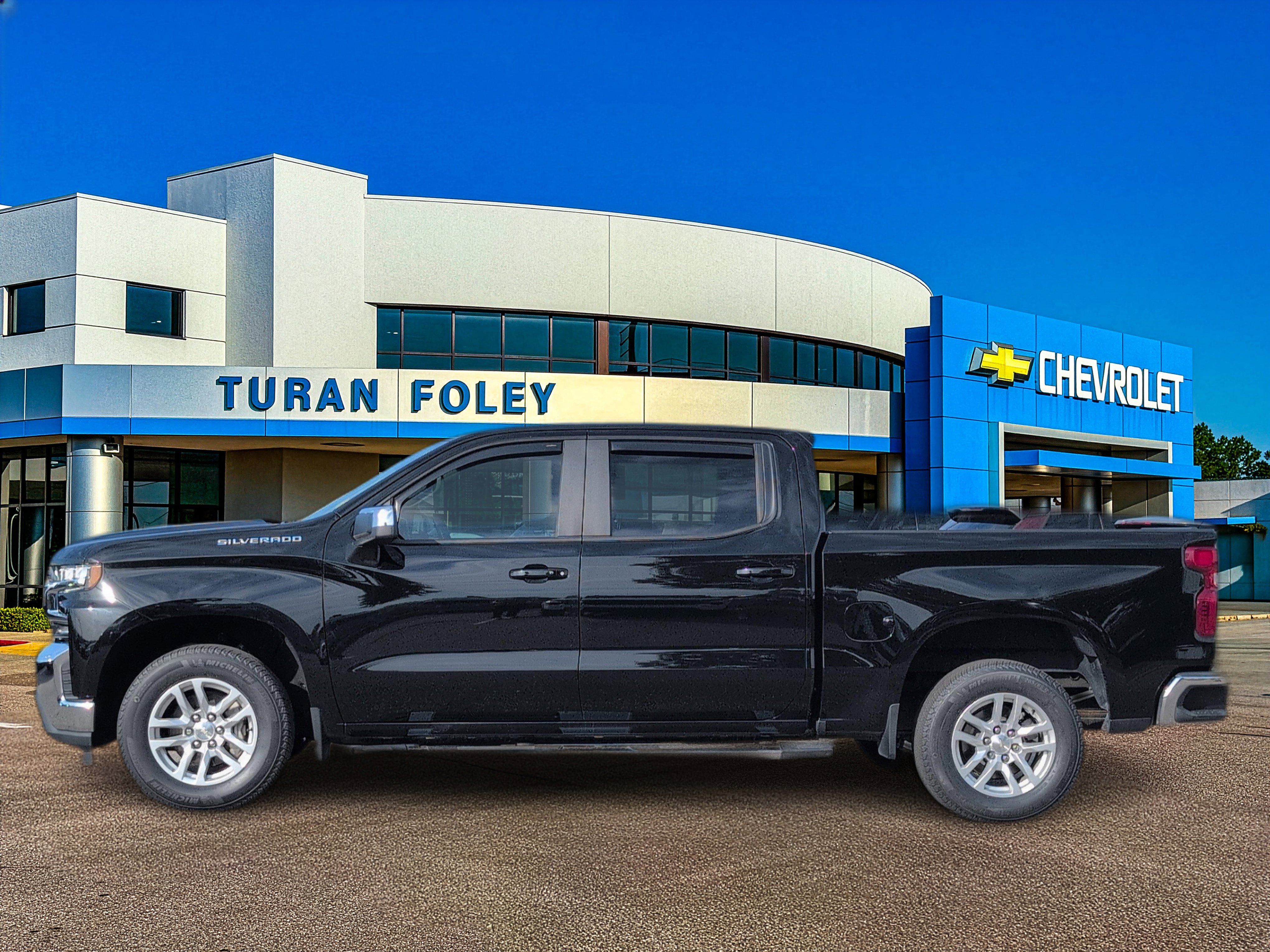 Used 2021 Chevrolet Silverado 1500 LT image 2