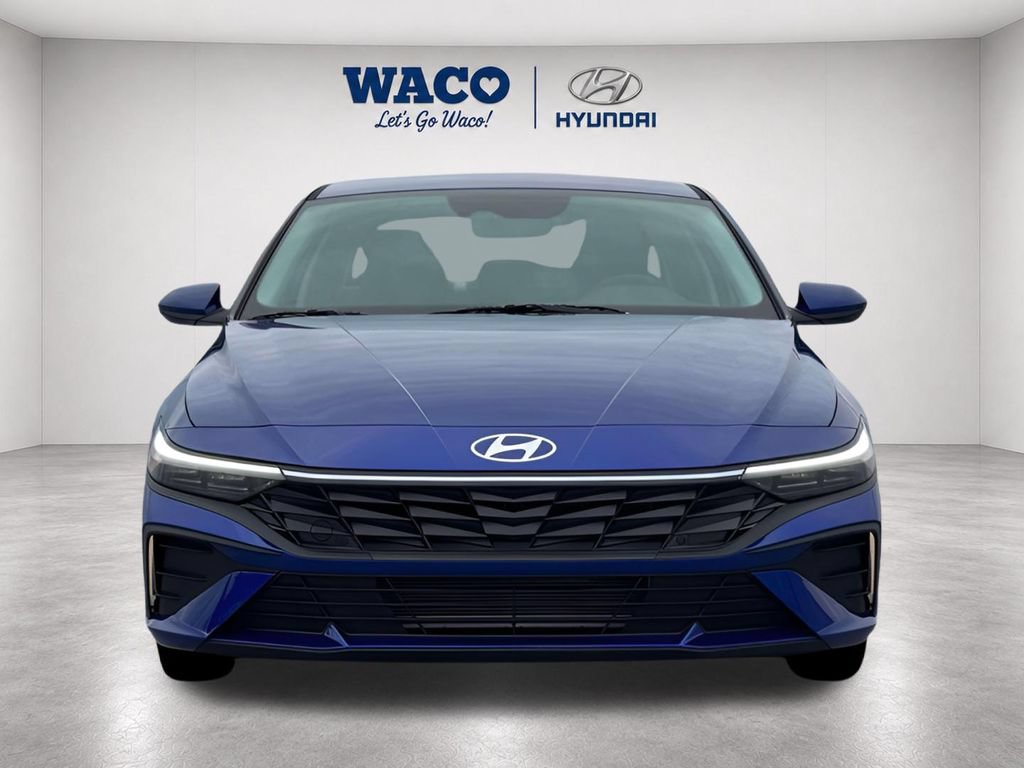 Used 2026 Hyundai Elantra SE w/ Cargo Package FWD image 2