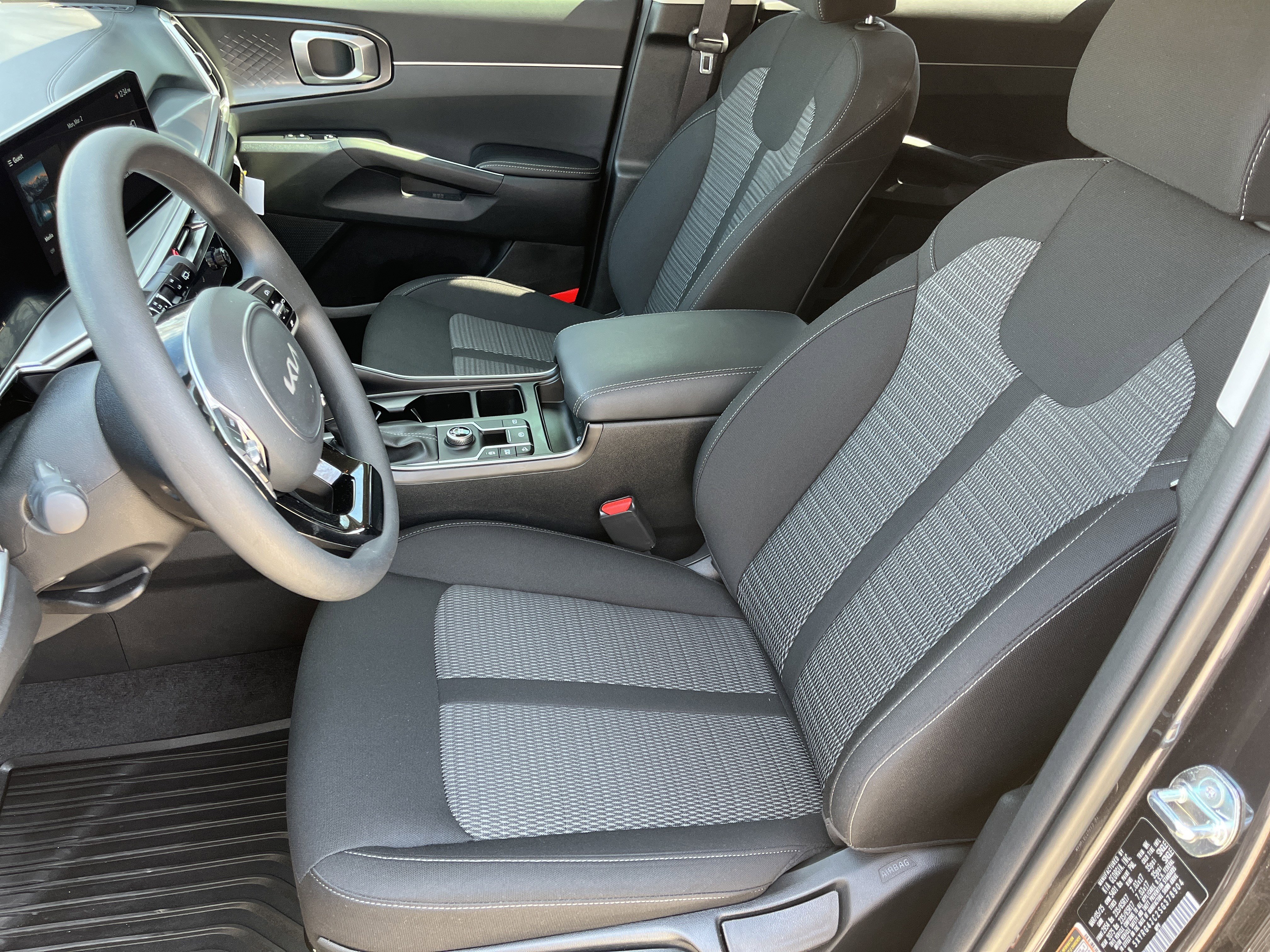 Certified 2025 Kia Sorento LX image 16