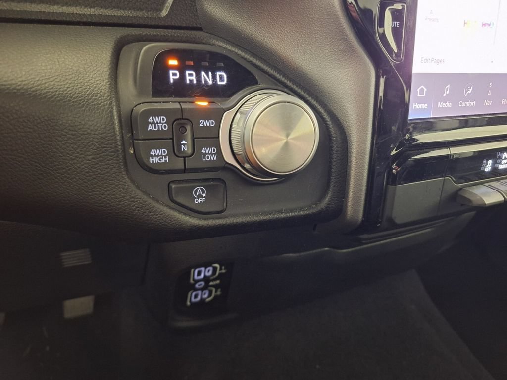 Used 2025 RAM 1500 Laramie AWD/4WD image 19