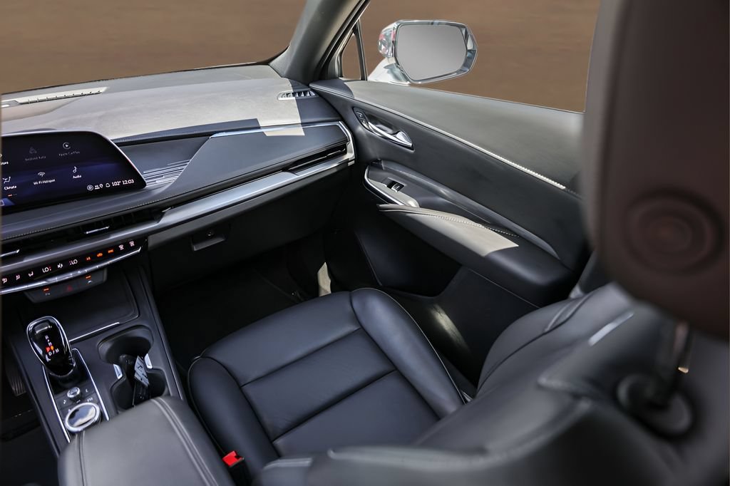 Certified 2025 Cadillac XT4 Premium Luxury FWD image 25
