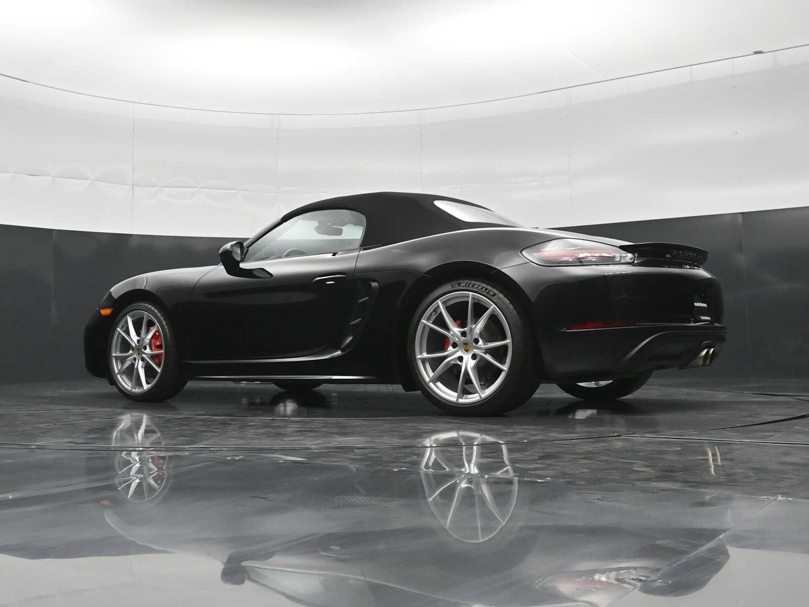 Certified 2024 Porsche 718 Boxster S RWD image 34