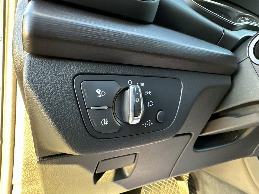 Used 2023 Audi Q5 2.0T Premium w/ Convenience Package image 15