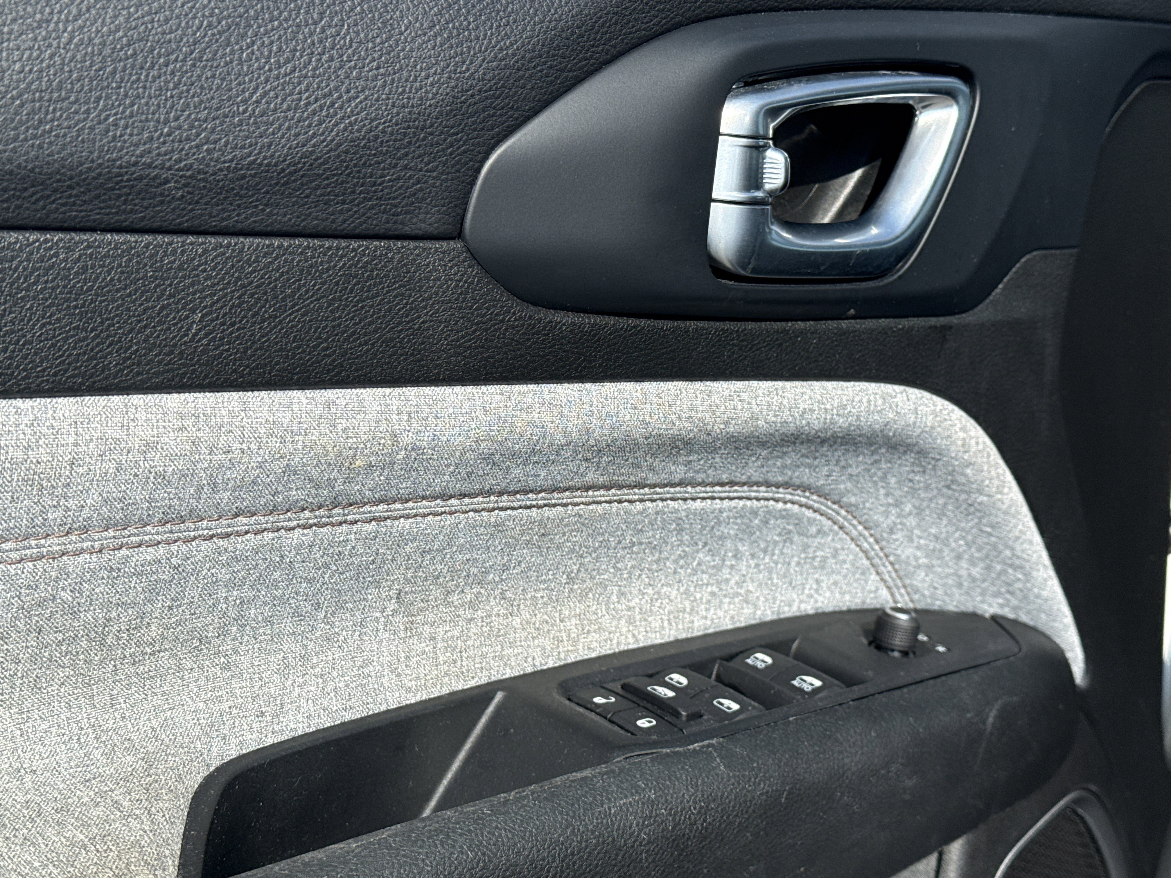 Used 2022 Jeep Compass Latitude image 14