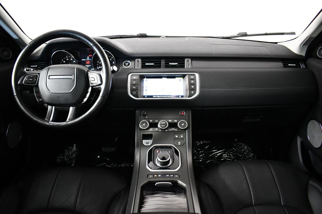 Used 2019 Land Rover Range Rover Evoque SE Premium image 16
