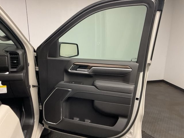 New 2026 Chevrolet Silverado 1500 RST w/ LPO, Dark Essentials Package AWD/4WD image 21