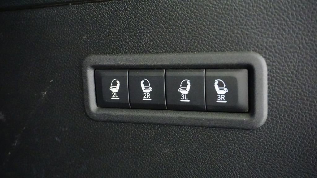 Used 2023 Jeep Wagoneer Series III w/ Premium Group I image 18