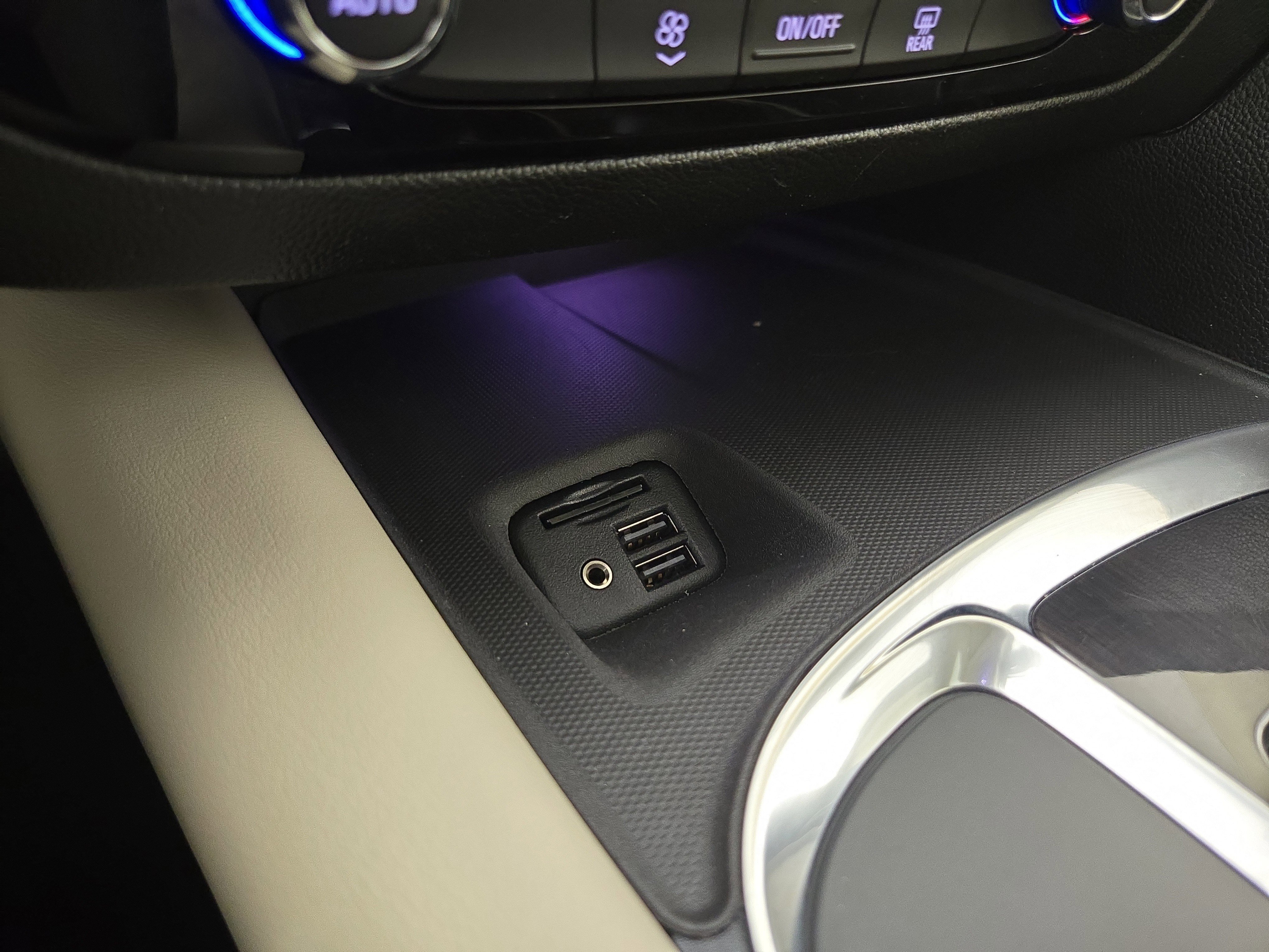 Certified 2021 Buick Enclave Essence image 29