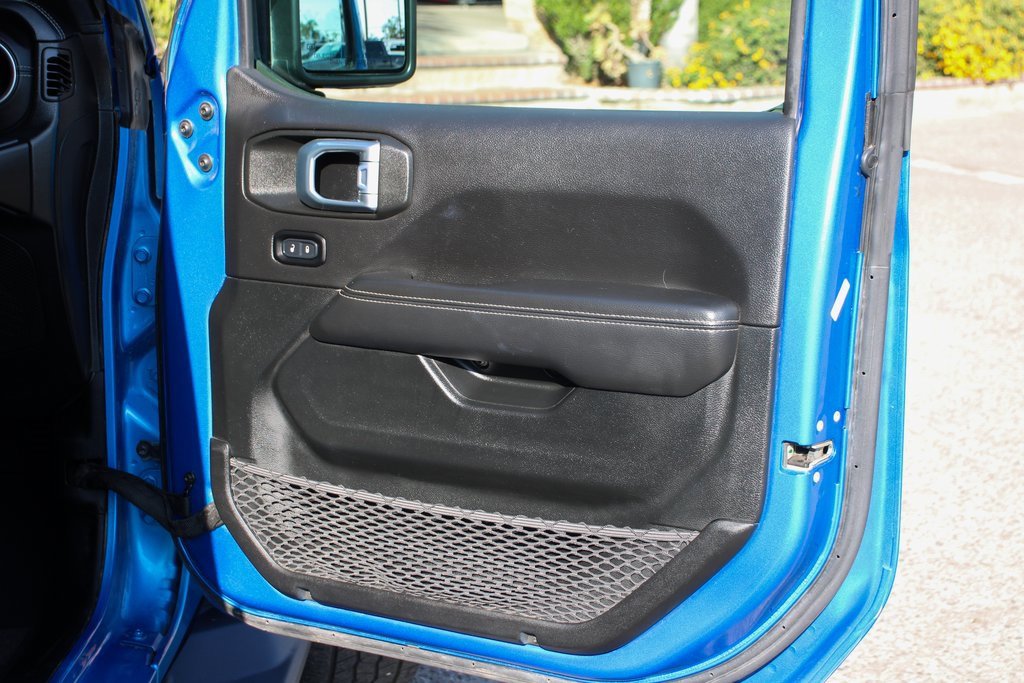 Used 2021 Jeep Gladiator Overland w/ Popular Equipment Package image 39