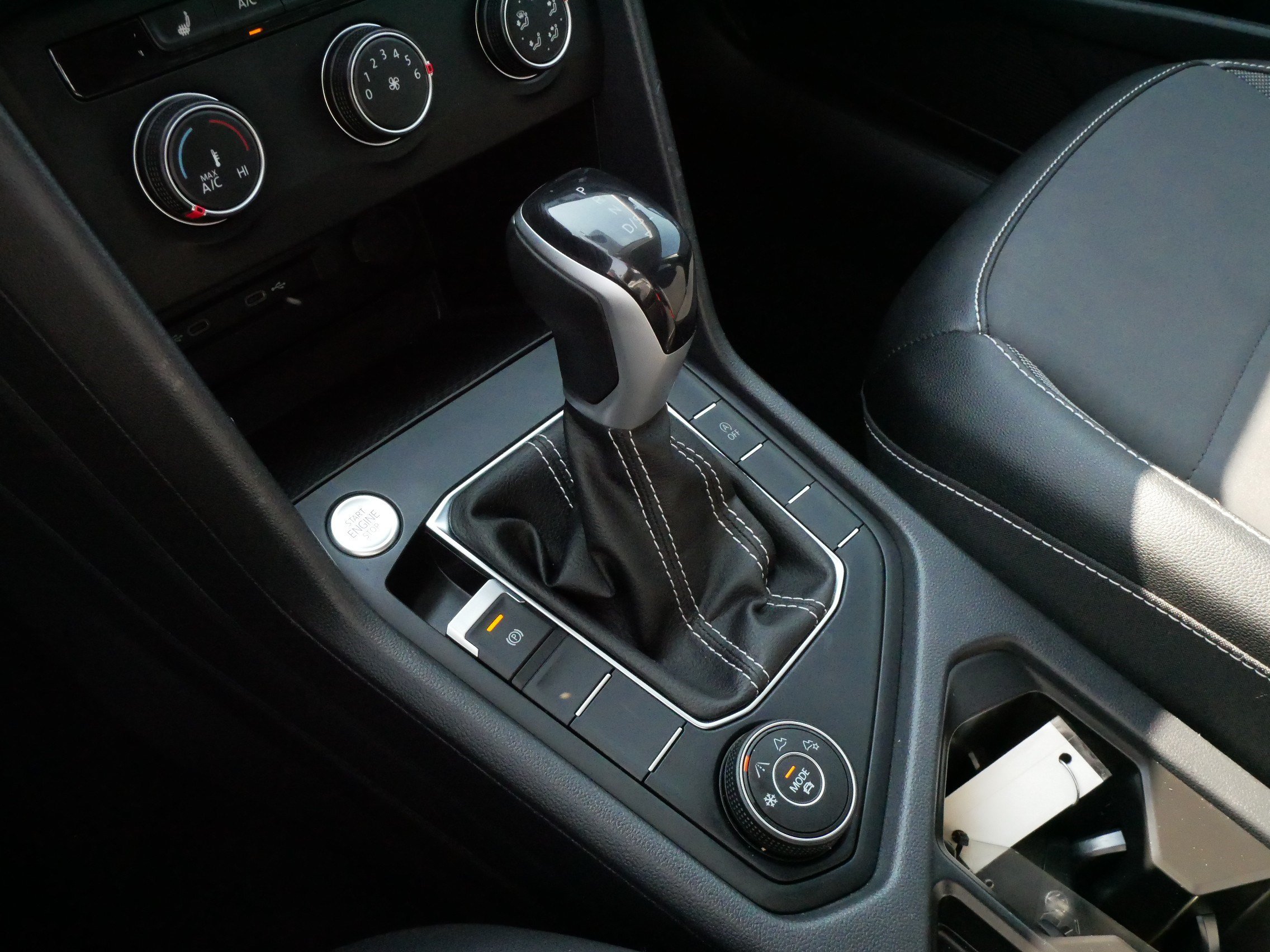 Certified 2022 Volkswagen Taos SE AWD/4WD image 24