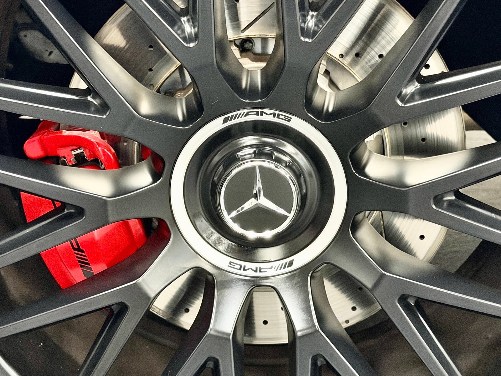 Used 2025 Mercedes-Benz GLS 63 AMG 4MATIC image 18