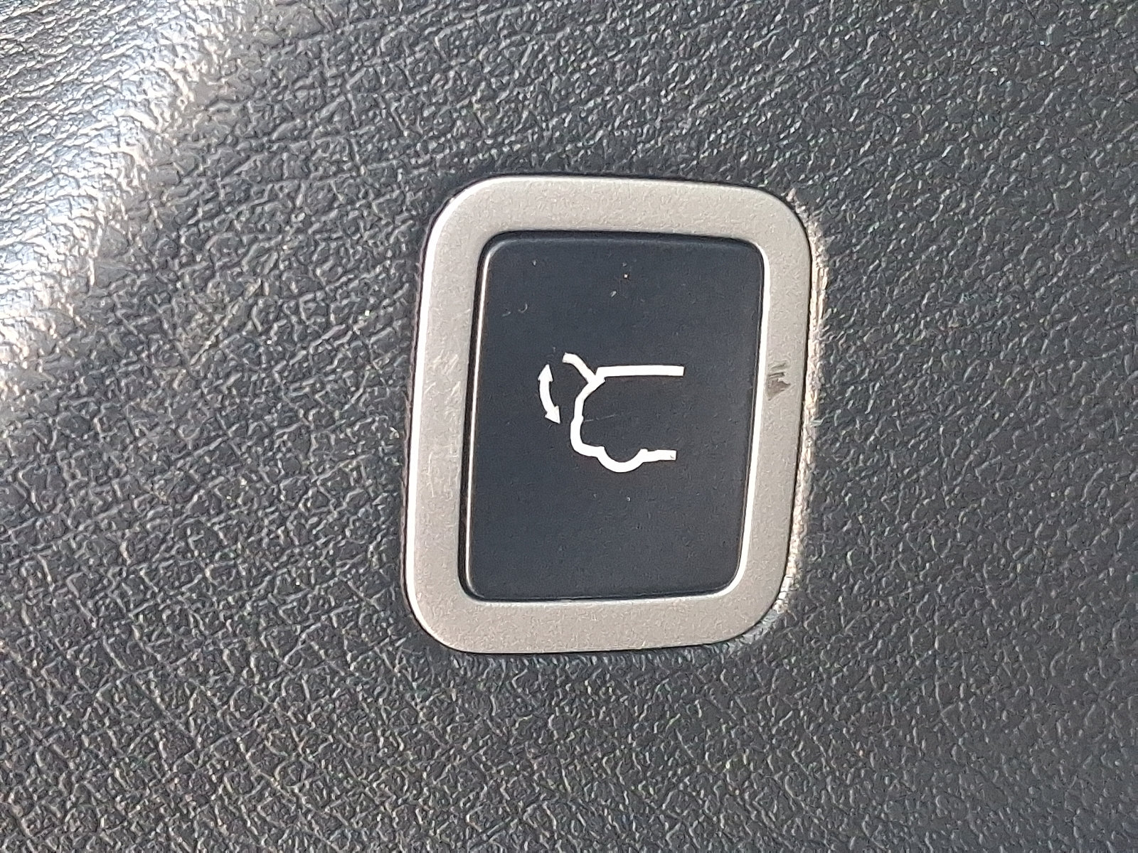 Used 2024 Chrysler Pacifica Limited FWD image 29