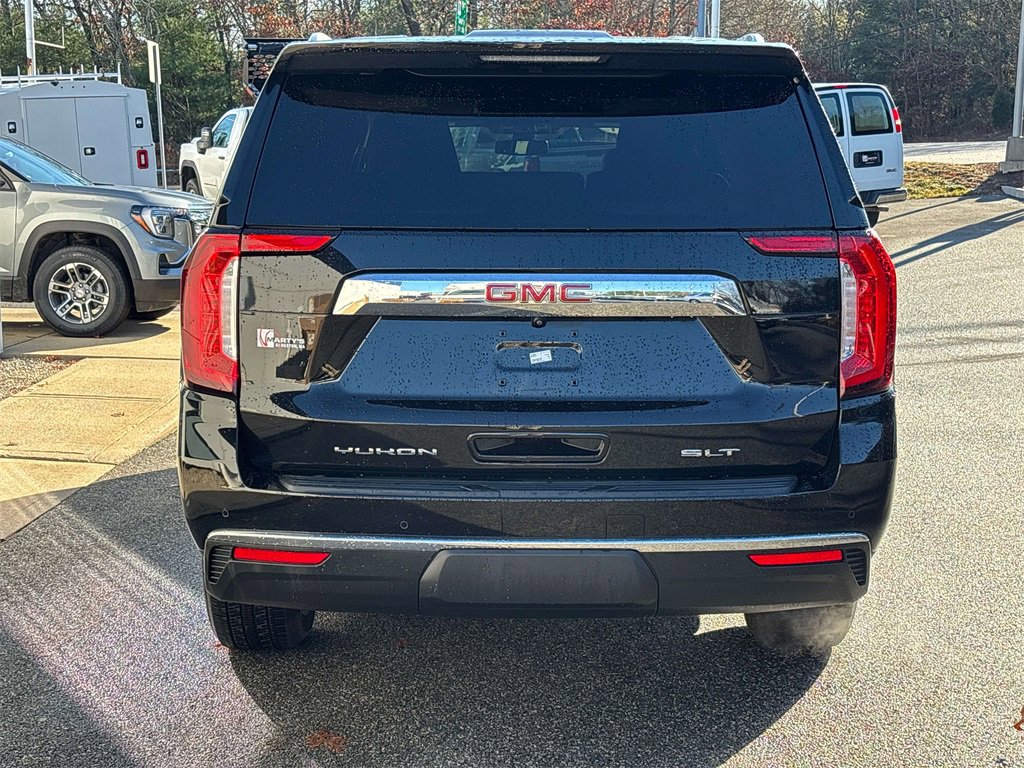 Used 2021 GMC Yukon XL SLT w/ SLT Premium Package image 4