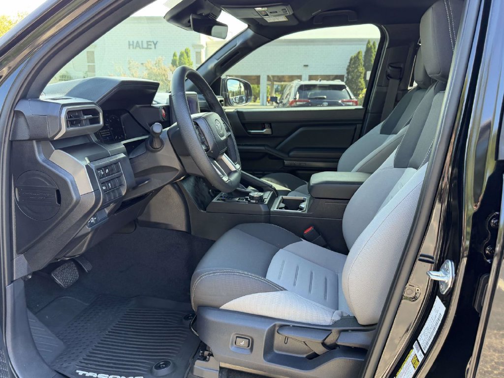 Certified 2026 Toyota Tacoma TRD Off-Road AWD/4WD image 17