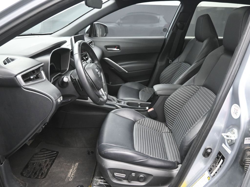Used 2023 Toyota Corolla Cross XSE w/ Convenience Package image 18