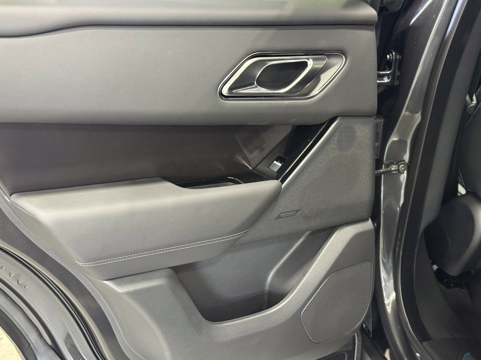 New 2026 Land Rover Range Rover Velar Belgravia AWD/4WD image 33