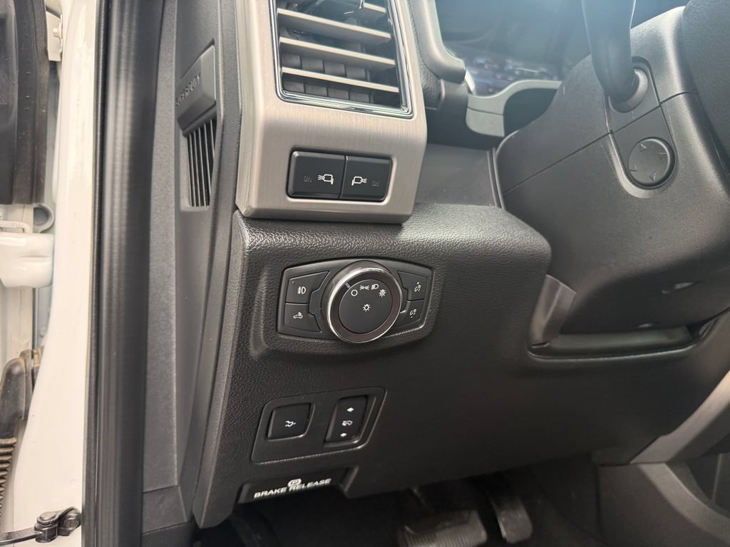 Used 2019 Ford F350 Platinum w/ Platinum Ultimate Package AWD/4WD image 32