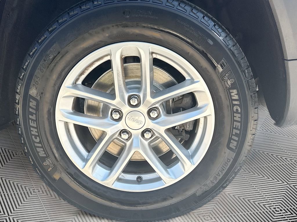 Used 2021 Jeep Grand Cherokee L Laredo w/ Luxury Tech Group I AWD/4WD image 33
