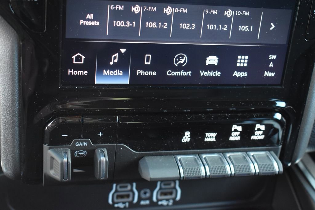 Used 2025 RAM 2500 Big Horn AWD/4WD image 35