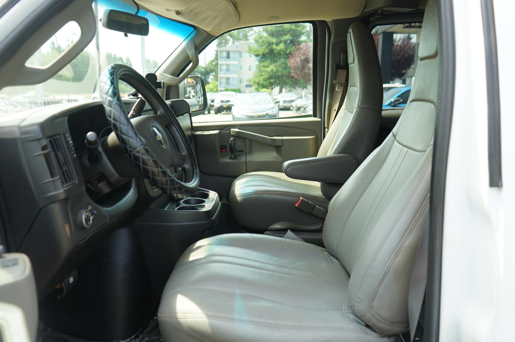 Used 2017 Chevrolet Express 3500 LS RWD image 10
